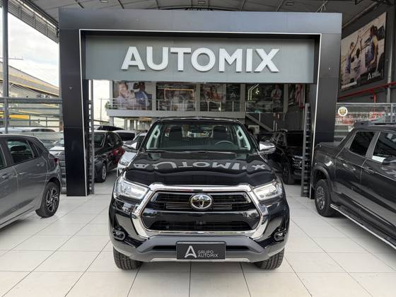 TOYOTA HILUX 2.8 D-4D TURBO DIESEL CD SRX 4X4 AUTOMÁTICO